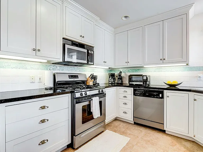 1254 Devon Ave #1254 — Photo 7