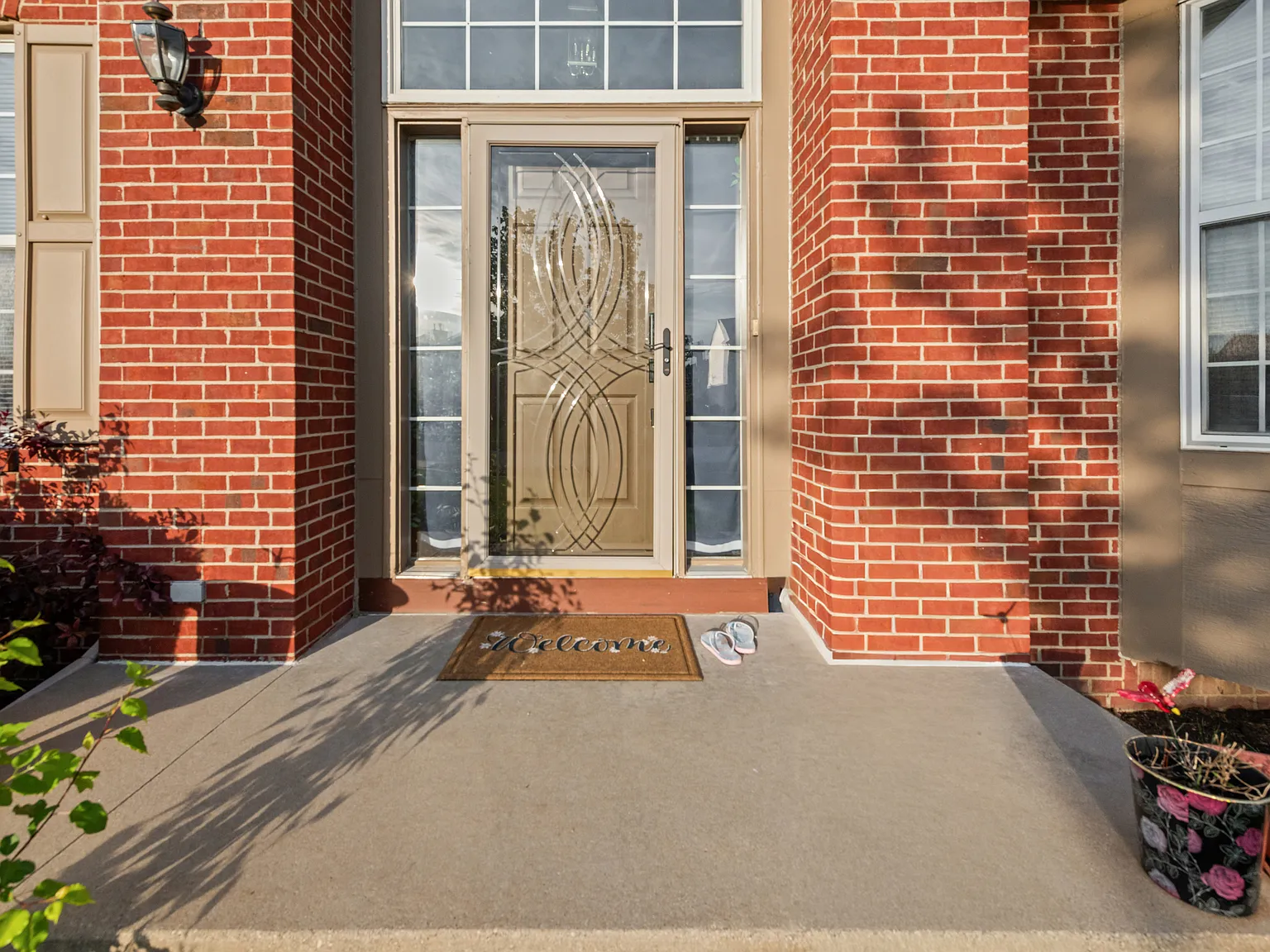 4 bed, 3616 sqft, $3,200 — Photo 4
