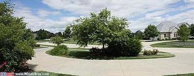 3rd image of 6635 S Pass Dr