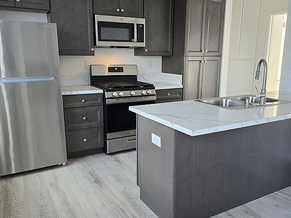 5th image of 2863 Broadway Unit 3BE