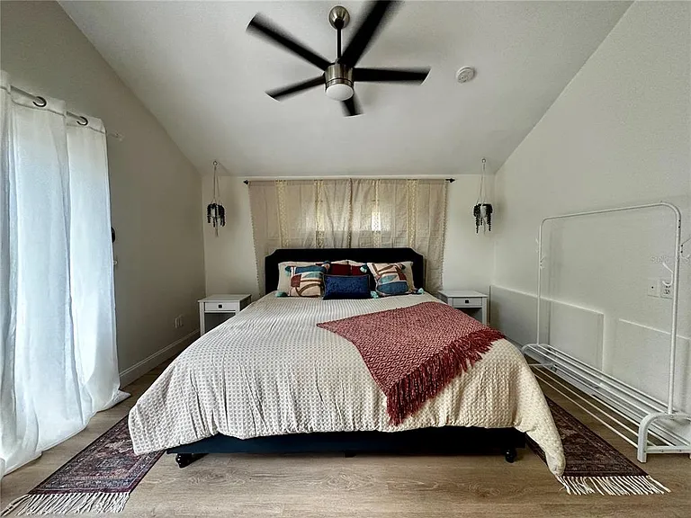 1222 E Crawford St #B — Photo 3