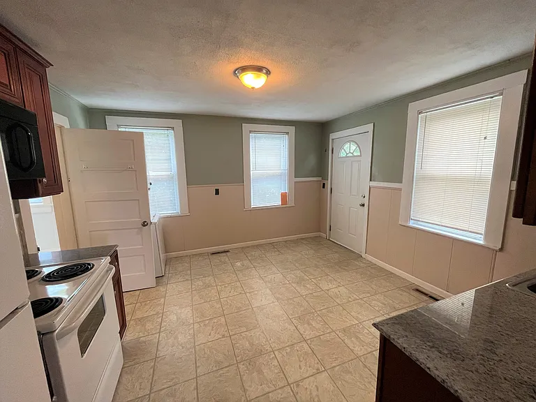 46 Old Amherst Rd #4 — Photo 8