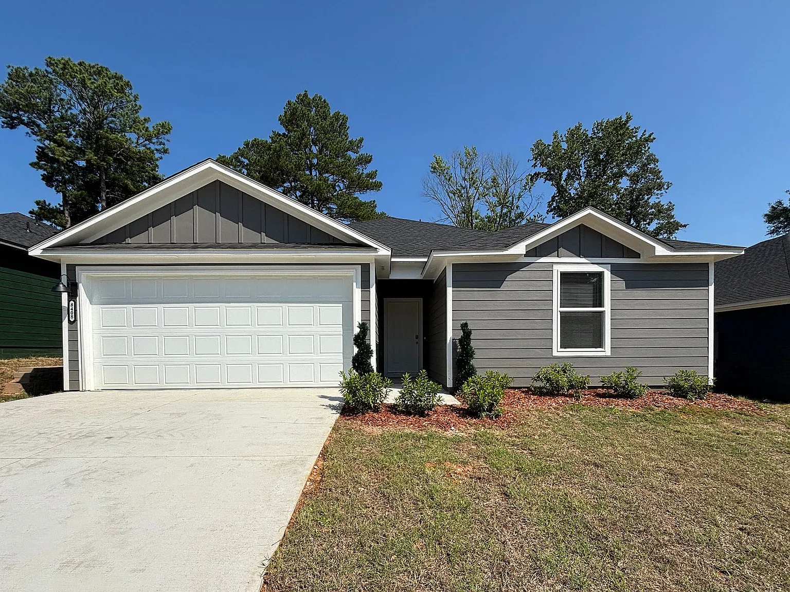8408 Oxford Valley Dr — Photo 1