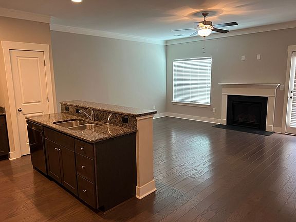 4th image of 731 Elmbrook Dr