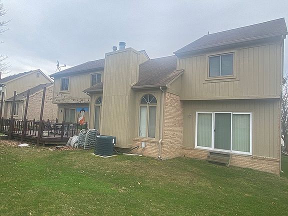 5th image of 39304 Geneva Dr