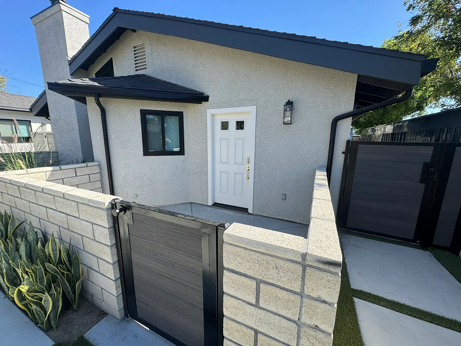 Studio, 500 sqft, $2,200 — Photo 1
