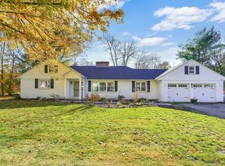 359 Converse St, Longmeadow, MA 01106