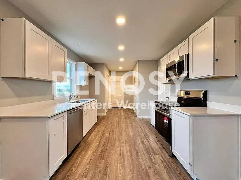 New Construction 3 Bedroom Townhome — Photo 4