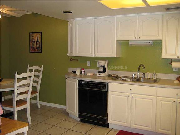 5th image of 4208 Golf Club Ln