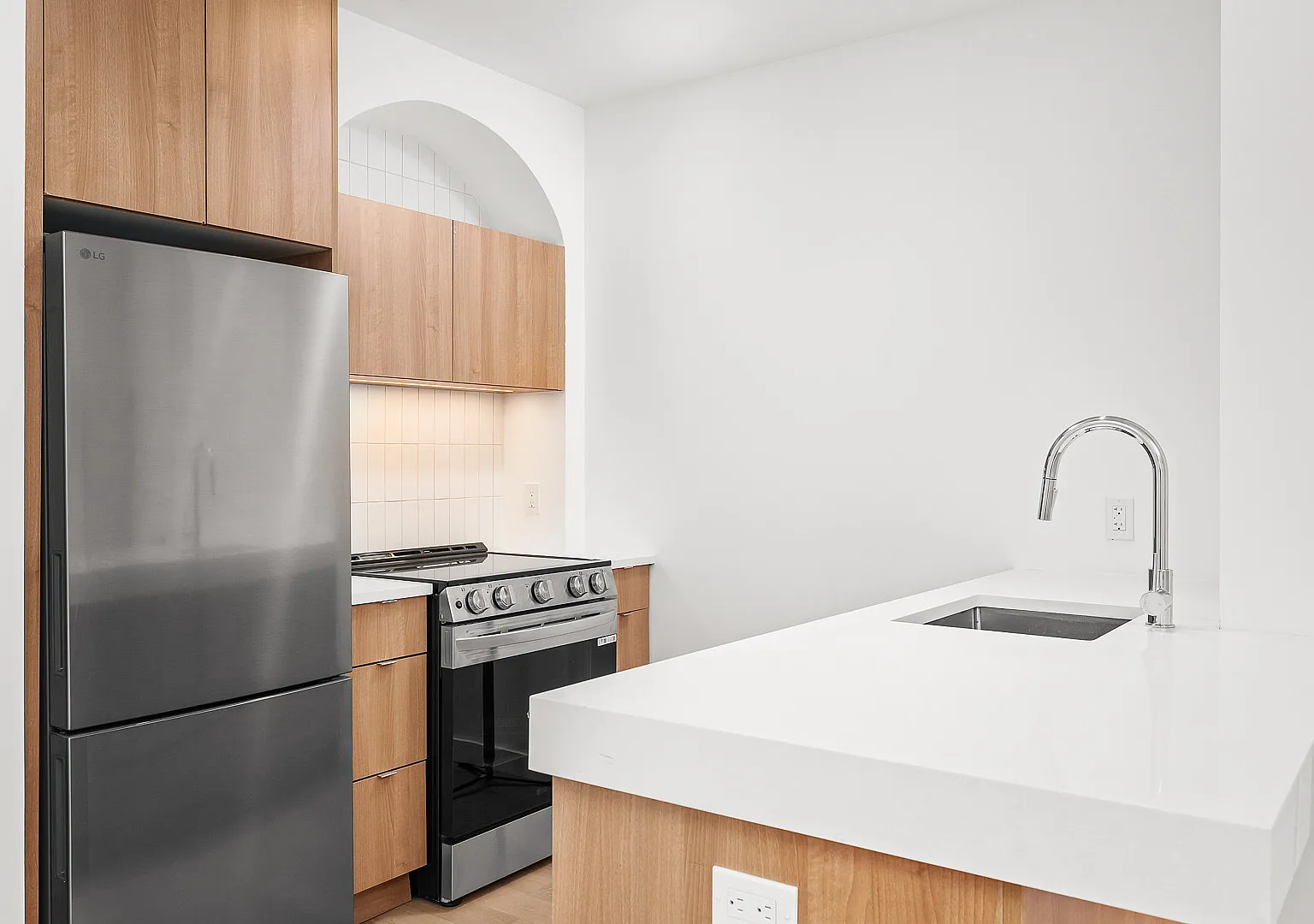 151 South Elliott Place — Photo 1