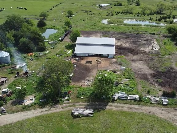 2nd image of 949 Juneberry Rd