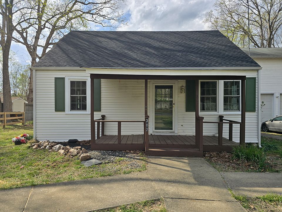 1st image of 307 Spring Rd #307