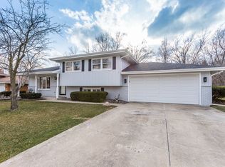 5700 Tennessee Ave, Clarendon Hills, IL
