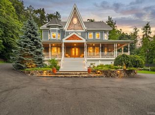 59 Country Knolls Ln, Mahopac, NY 10541