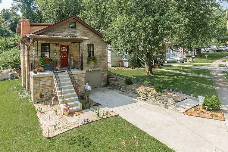 46 Tower Hill Rd photo 1