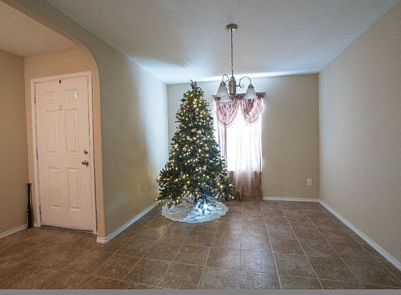 2nd image of 905 6th St #42