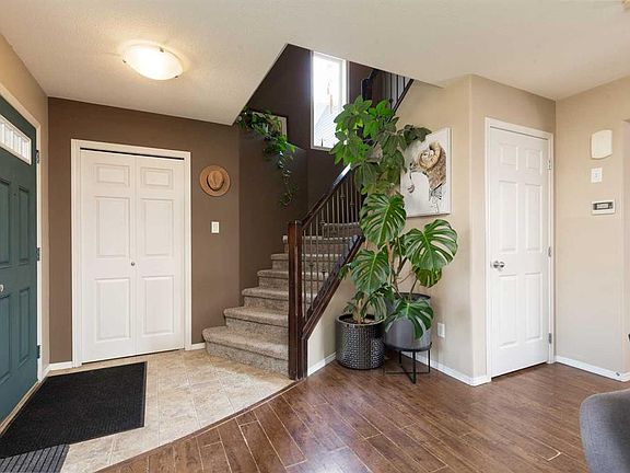 3rd image of 679 N Parkside Dr