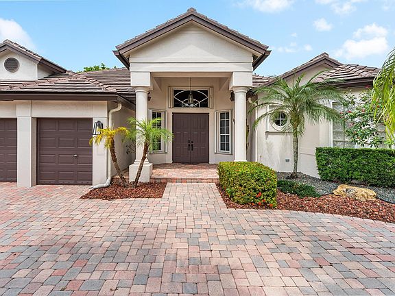 5th image of 8119 S Savannah Circle