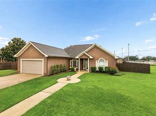 327 N Pine St, Gramercy, LA 70052
