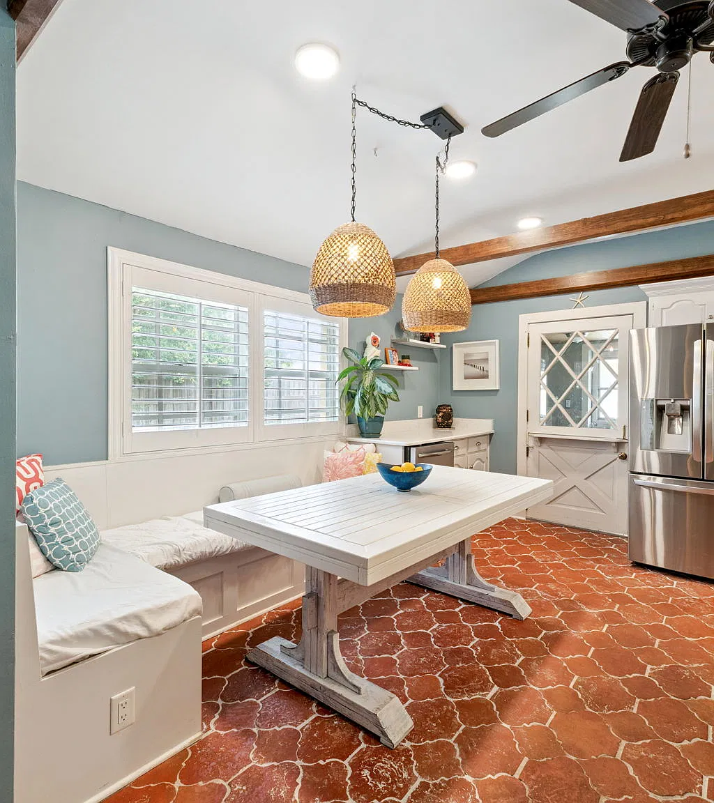 3 bed, 3.5 bath, 3147 sqft, $4,200 — Photo 2