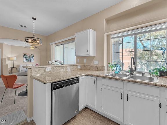 4th image of 5104 Jordan Frey St Unit 201