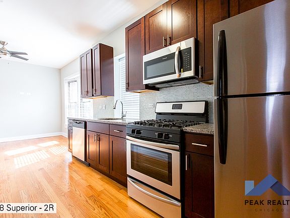 4th image of 2558 W Superior St #2365116