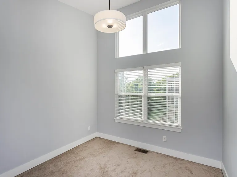 708 Tral St — Photo 23