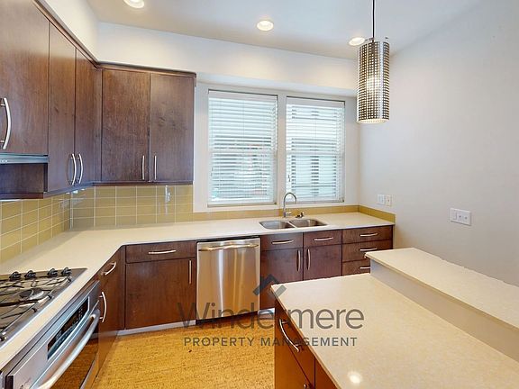 4th image of 251 W Sumach St