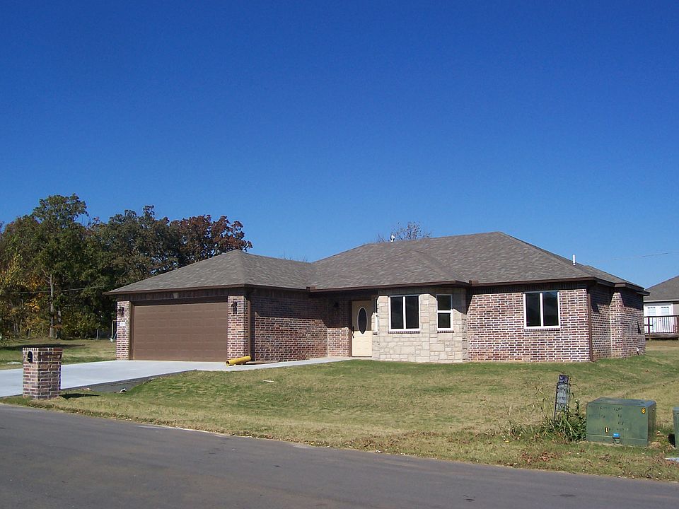 1st image of 229 Canton Pl