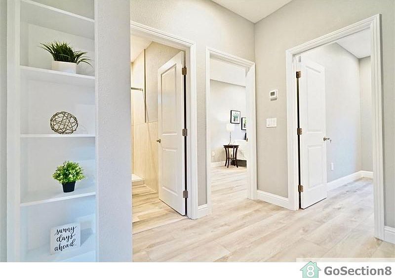 2nd image of 4070 Sacramento Ave #B