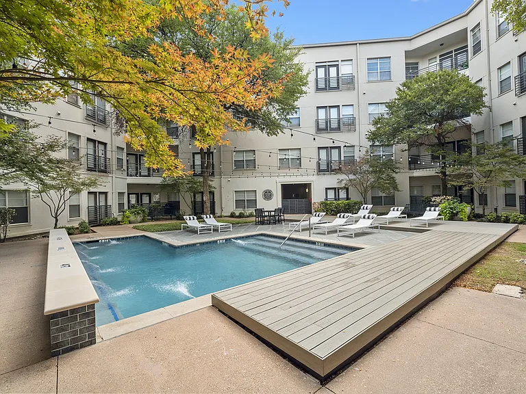 5 Mockingbird Apartments — Photo 34
