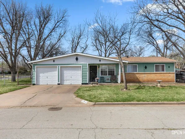 202 W Valley Dr, Iowa Park, TX 76367