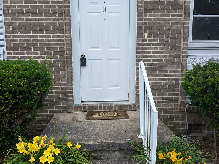 1602 Friendship Rd #H — Photo 1