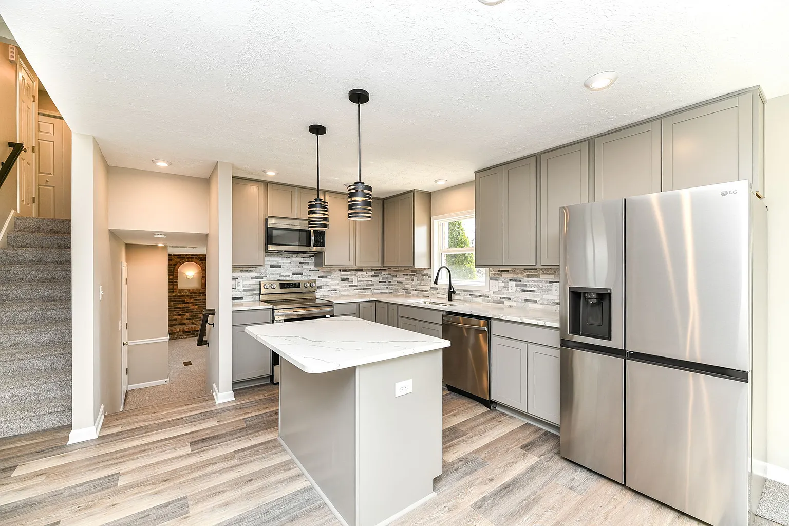 5613 Riva Ridge Dr photo 1