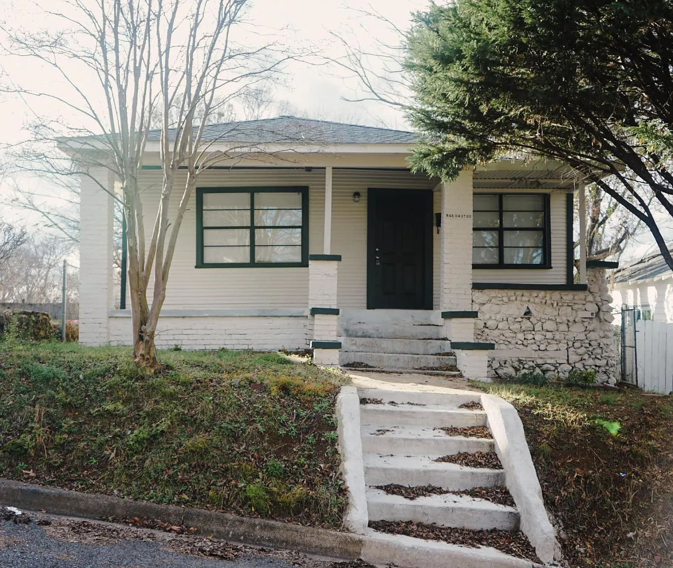 2 bed, 766 sqft, $1,050 — Photo 1