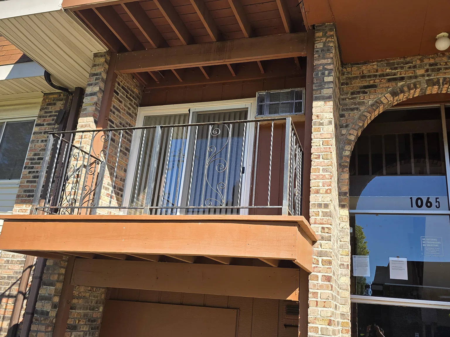 2 bed, 900 sqft, $1,800 — Photo 2