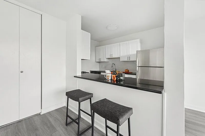 Ashlawn at Southern Towers — Photo 4