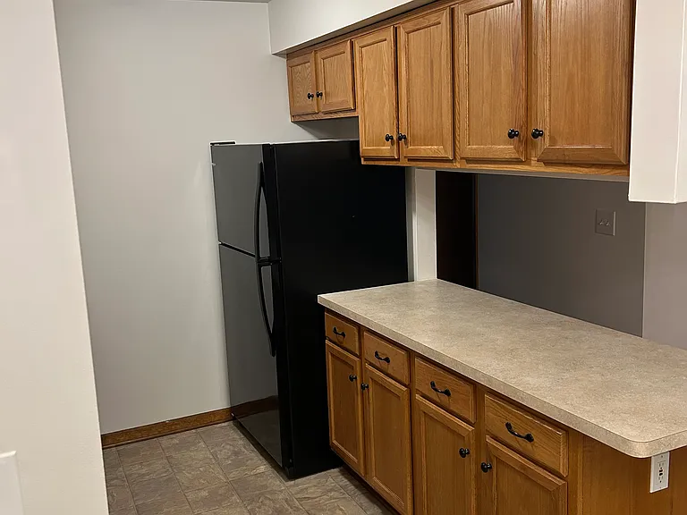 2504 Eagles Cir #4 — Photo 9