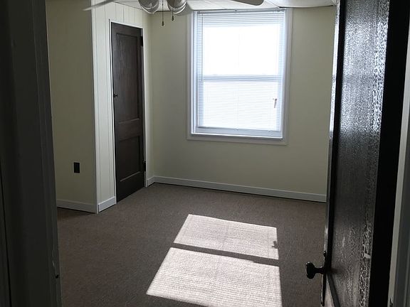 3rd image of 512 E 8th Ave Floor 3