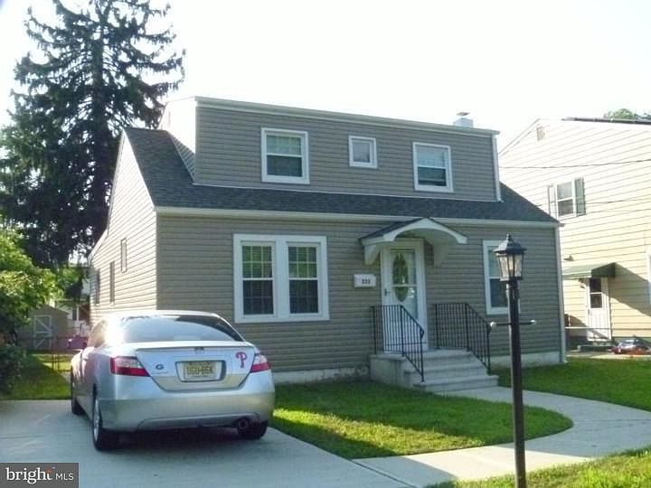 1st image of 235 Redwood Ave