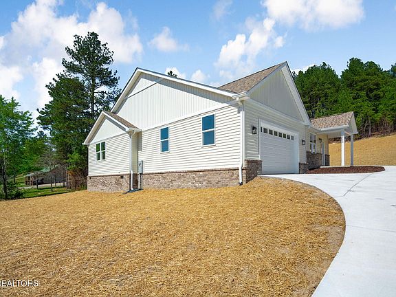 2nd image of 3753 Blythes Ferry Rd