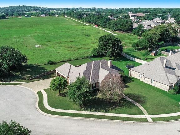 4th image of 1118 Reata Dr