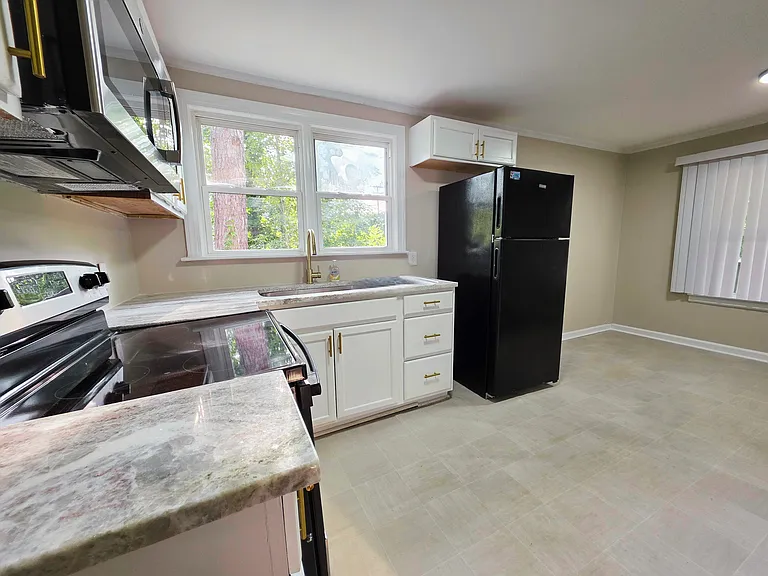 104 Archdale Dr — Photo 7