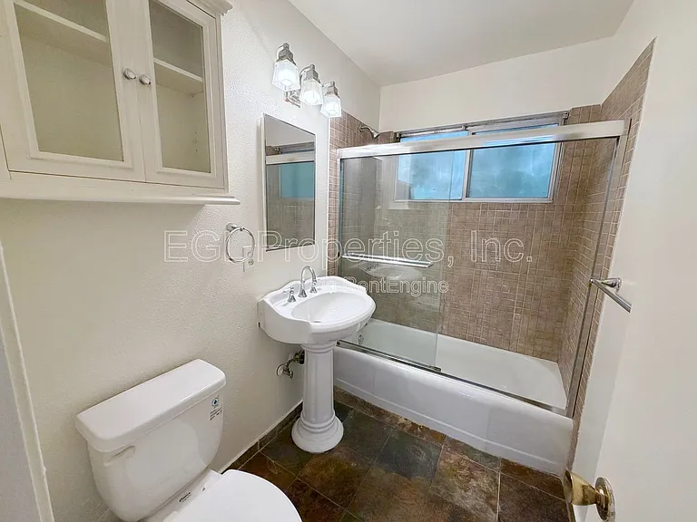 362 N San Vicente Blvd #D — Photo 9