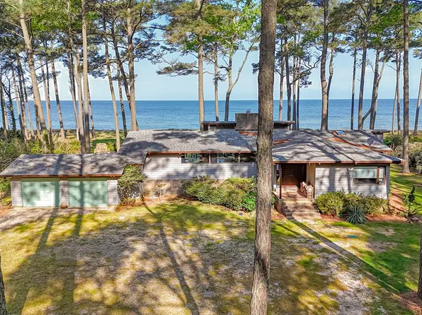 4680 Peaceful Shores Dr, Jamesville, VA 23398