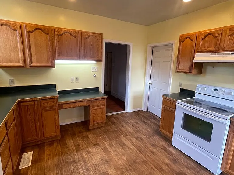 327 N Alabama St — Photo 11
