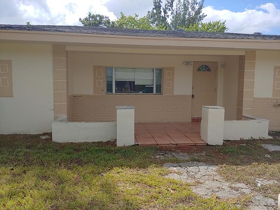 3rd image of 3416 W Lake Dr