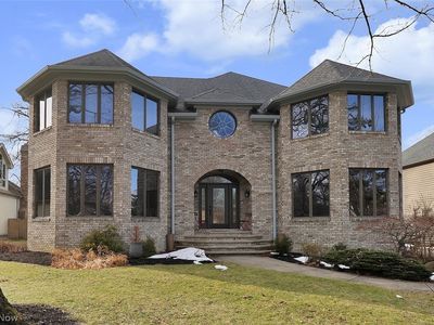 1564 Queens Ct, Westlake, OH, 44145