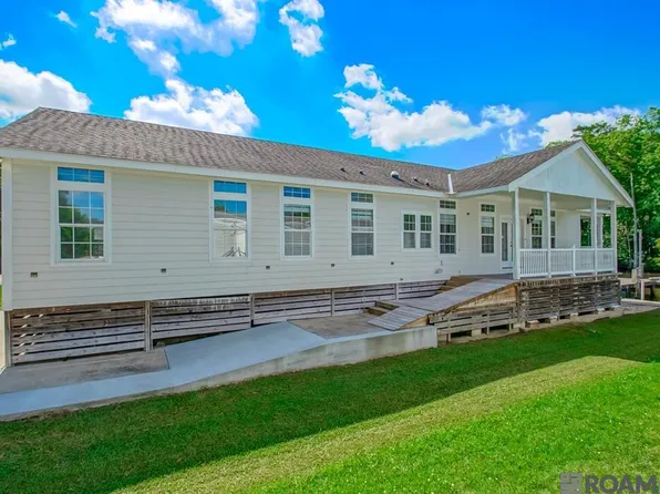 22986 Chene Blanc Ln, Maurepas, LA 70449