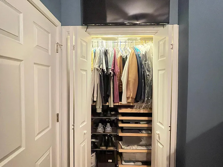 2025 W Erie St #1R — Photo 6